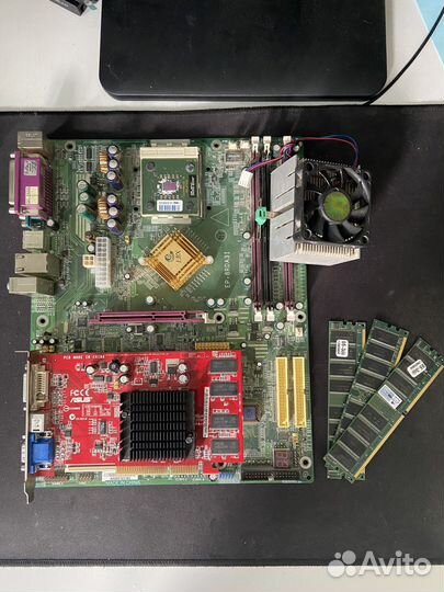 Материнская плата с процессором