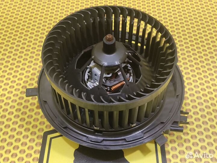 Мотор печки Volkswagen Jetta JEM dgxa 2019