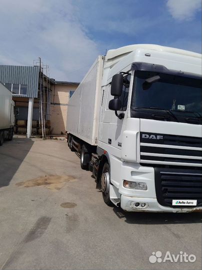 DAF XF105.410 с полуприцепом, 2012