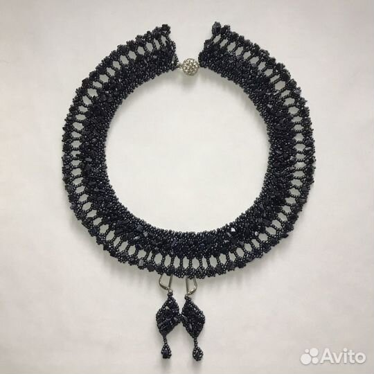 Колье и серьги из чёрного бисера