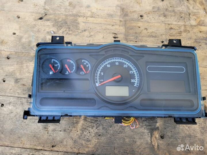 Панель приборов Renault Midlum 2010