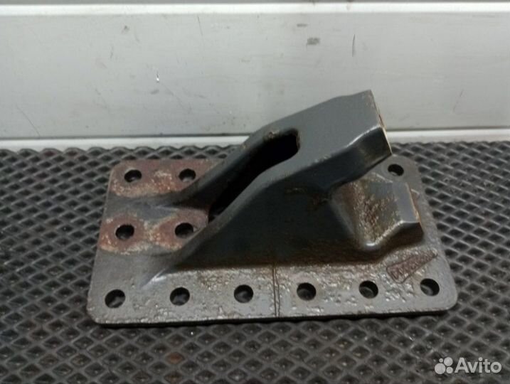 Кронштейн V-образной тяги Volvo