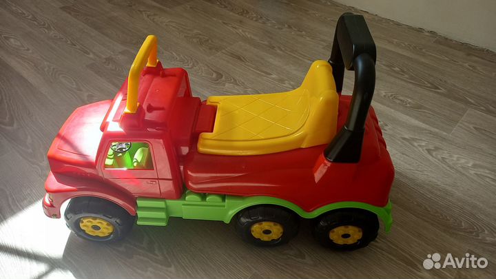 Машинка-каталка