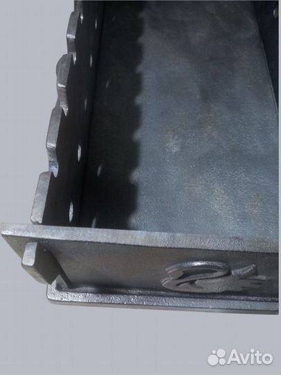 Мангал чугунный Лебедь