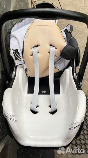 Автомобильное детское кресло maxi cosi