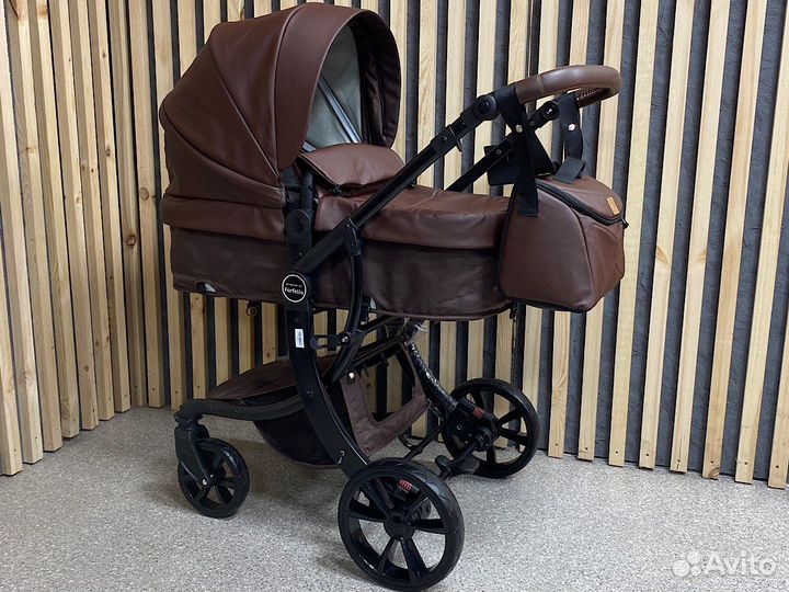 Коляска для детей с ррждения и до трех лет