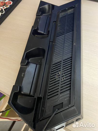 Зарядный стенд для игровой консоли PlayStation 4