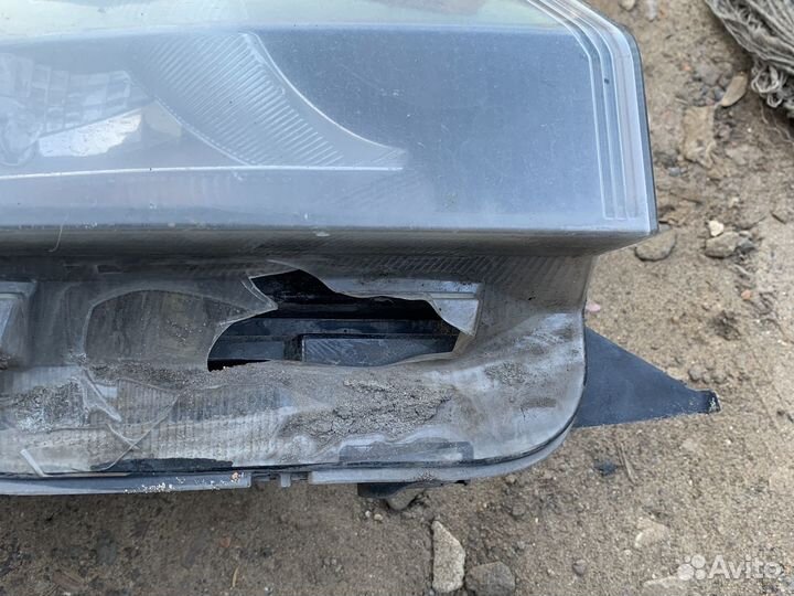 Фара передняя правая Skoda Rapid