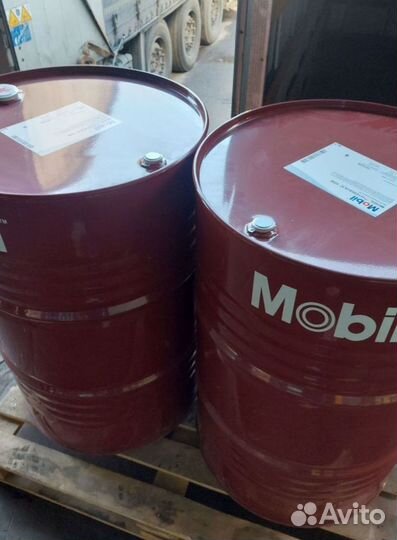 Оригинальное моторное масло Mobil 15W40