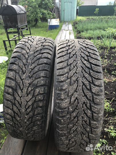 Nokian Tyres Hakkapeliitta 9 SUV 215/65 R16 104