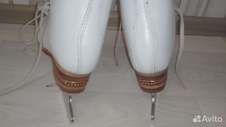 Фигурные коньки jackson elle