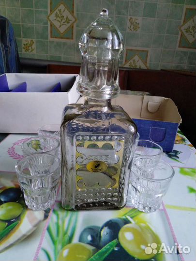 Графин с рюмками