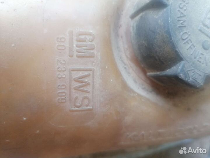 Расширительный бачок Opel Omega a