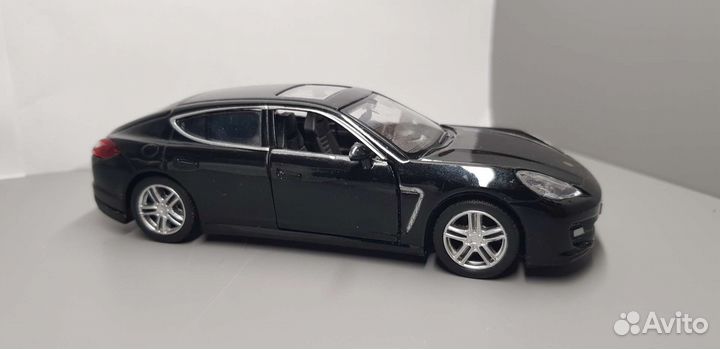 Игрушечная машинка Porsche panamera turbo