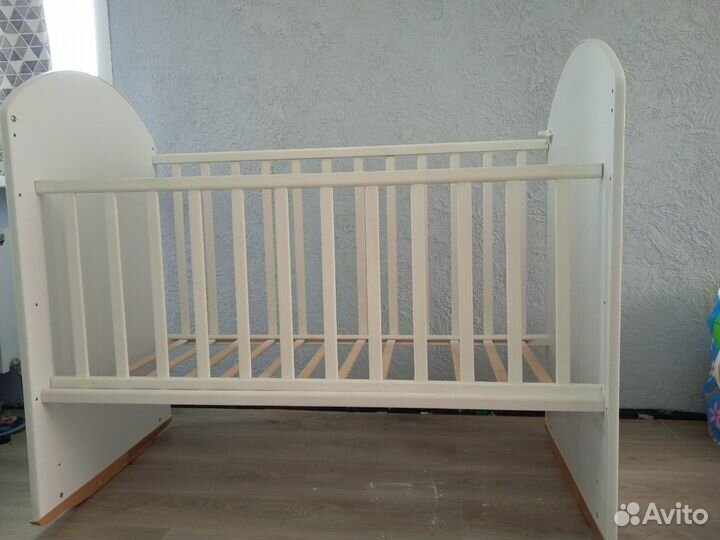 Кроватка-качалка детская