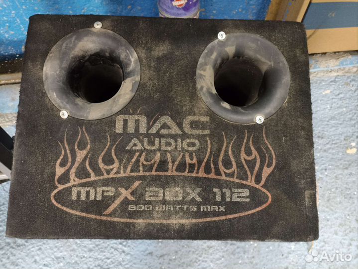 Автомобильный сабвуфер