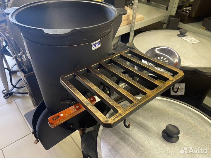 Шпс0371 Полка на печь с крючками под кочергу/совок