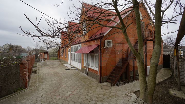 Дом 198 м² на участке 10 сот.