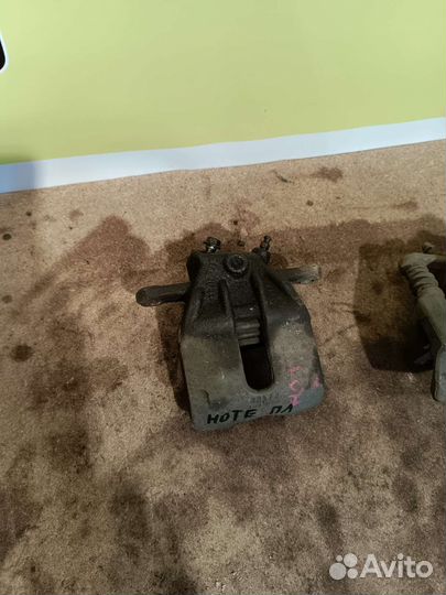 Передний суппорт Nissan Note E11