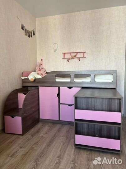 Кровать- чердак для девочки б/ у