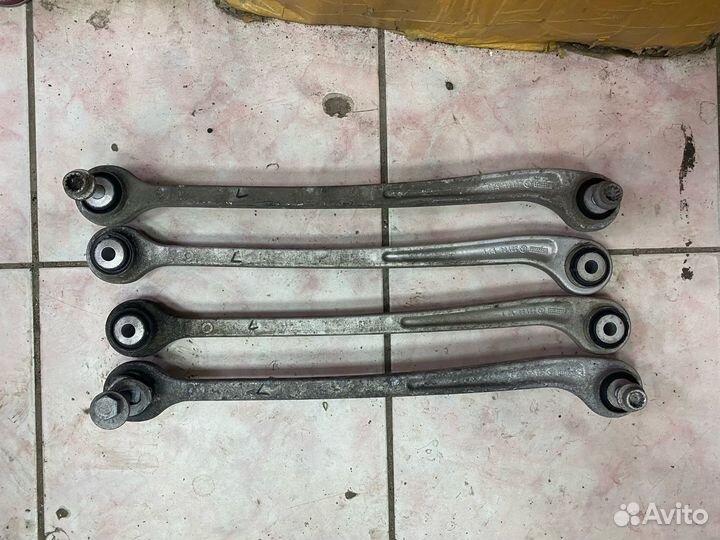 Задний левый нижний рычаг Mercedes W222