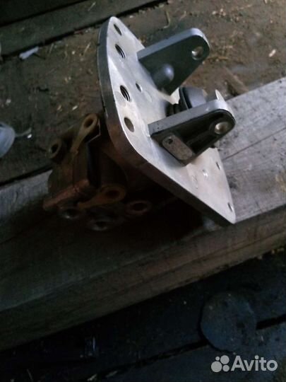 Продам тормозной кран камаз