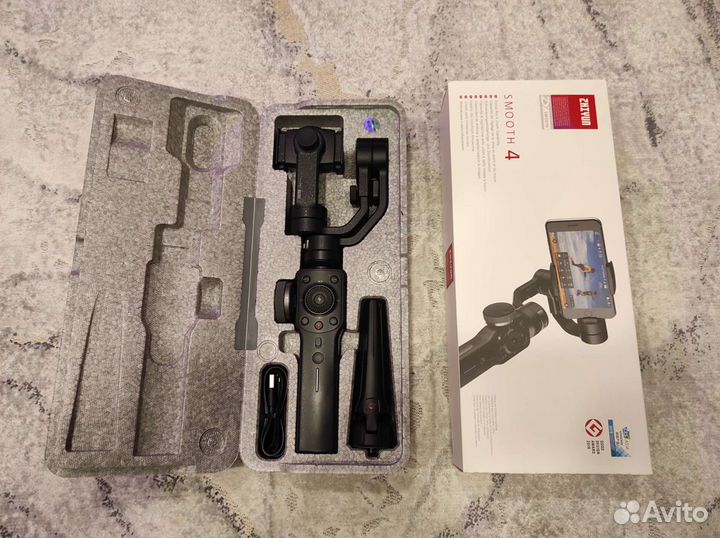 Стабилизатор для съемки Zhiyun smooth 4