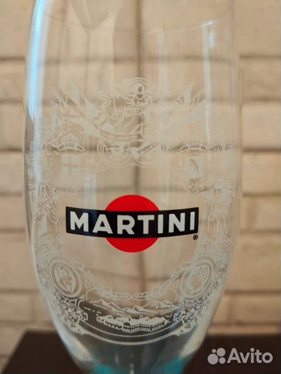 Бокалы под шампанское