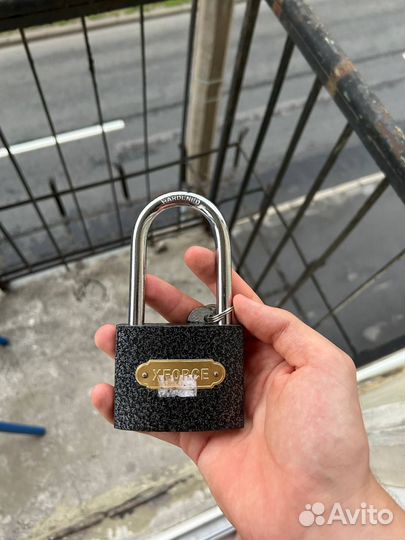 Замок дверной