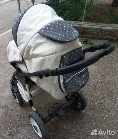 Продам коляску, в которой ребёнок засыпает быстро