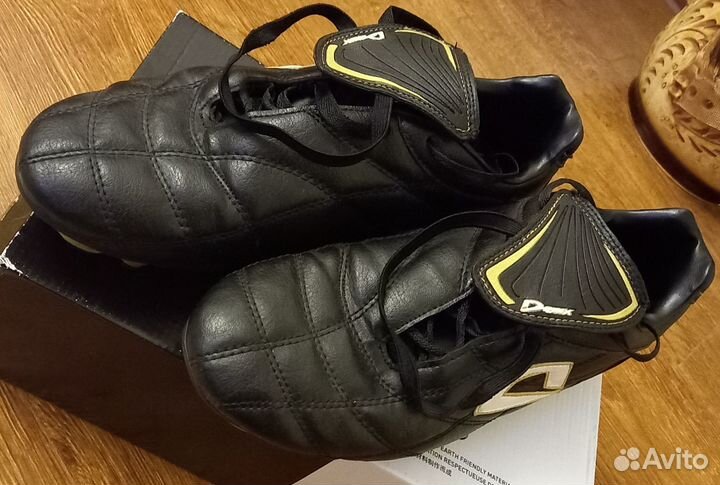 Футбольные бутсы demix