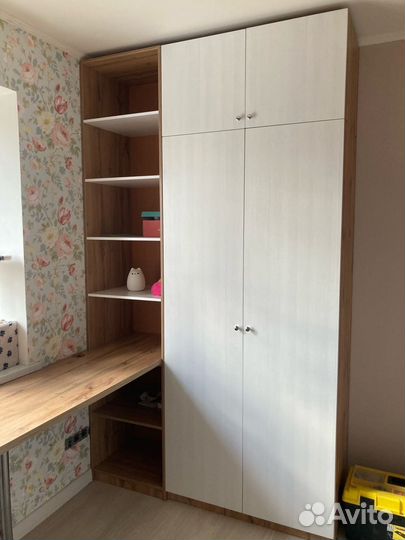 Рабочая зона у окна IKEA