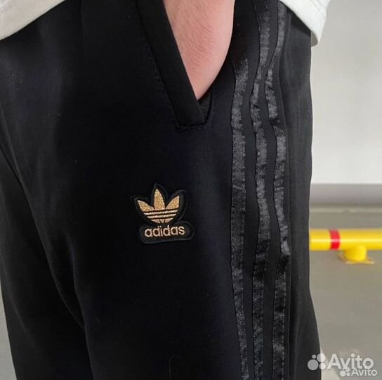 Спортивные штаны adidas