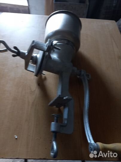 Измельчитель зерновых. Ручной