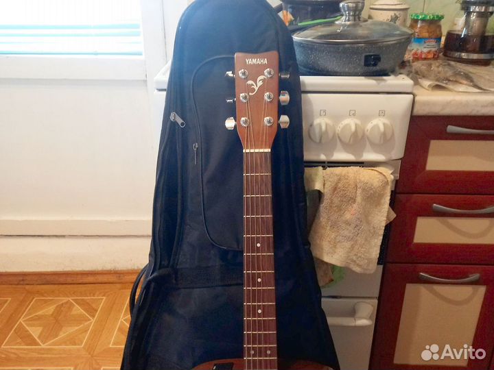 Акустическая гитара yamaha fx310A из массива Cort