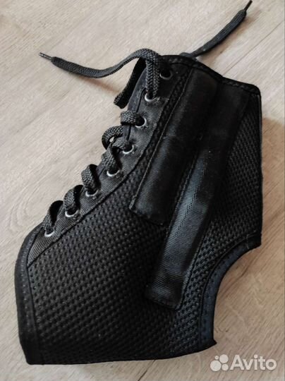 Бандаж на голеностопный сустав