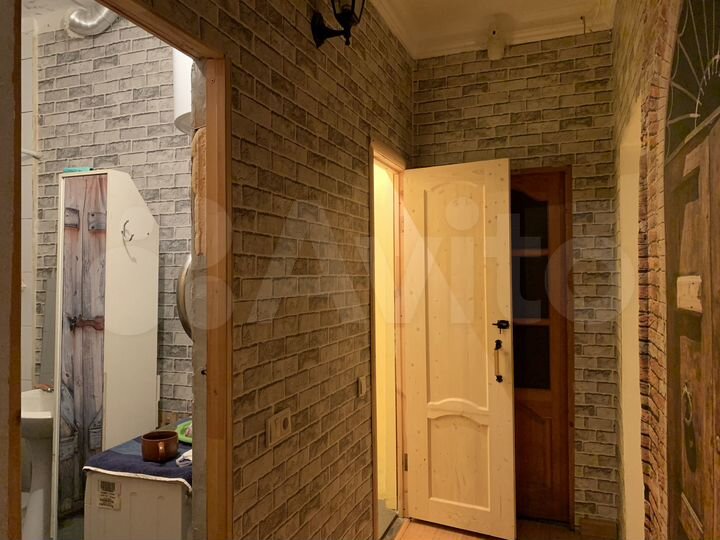 Комната 15 м² в 3-к., 8/8 эт.