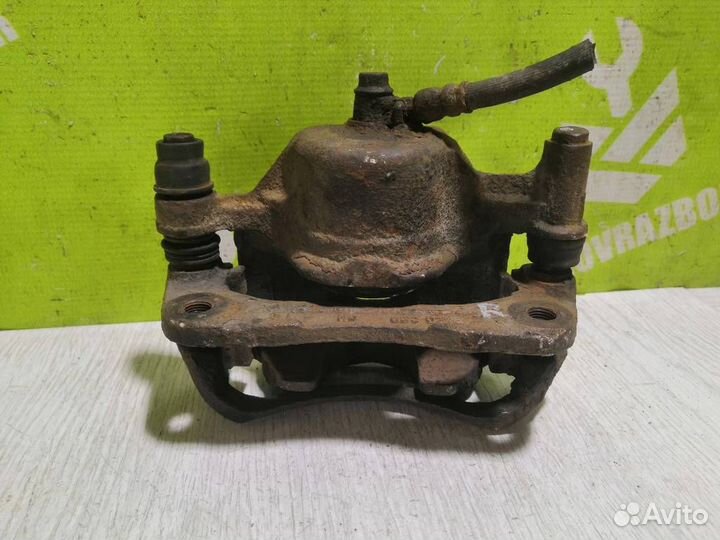 Суппорт передний правый Хендай Акцент 2