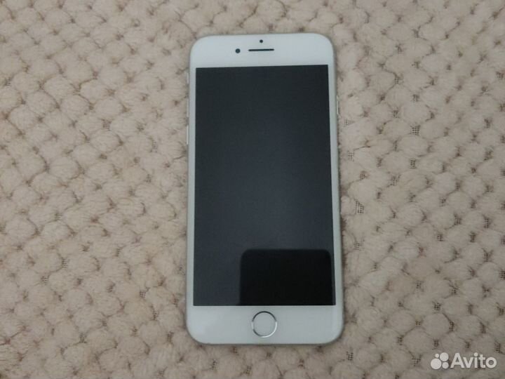 iPhone 8, 64 ГБ