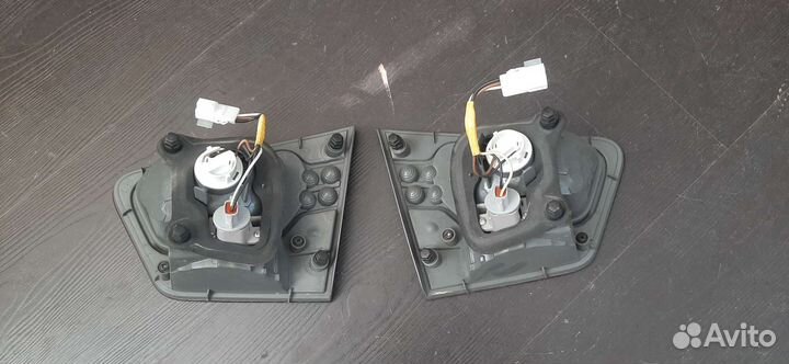 Kia Cerato 2 фонарь в крышку багажника оригинал