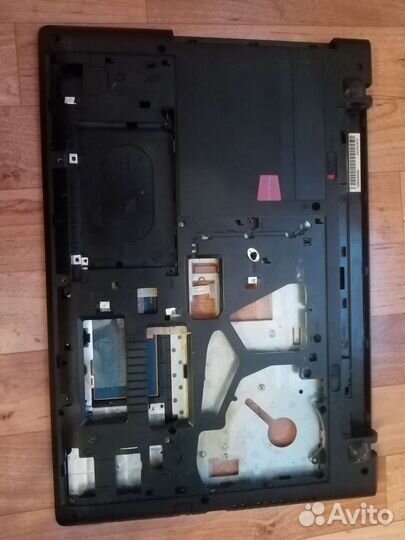 Нижняя часть корпуса на Lenovo G50