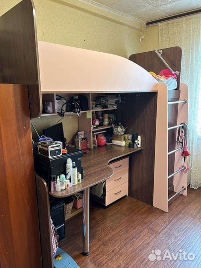 Продам двухярусную кроватьсрочно