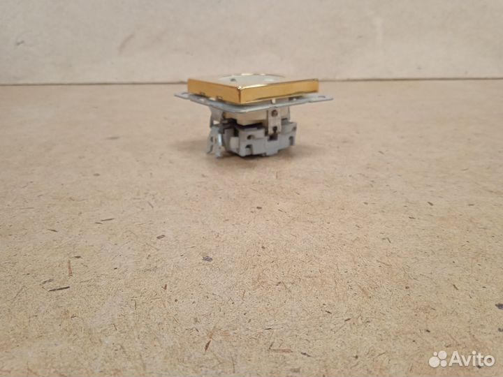 Розетка Gira серия ClassiX 0453614