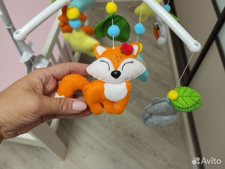 Мобиль в детскую кроватку