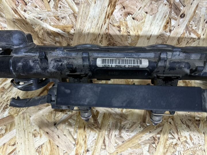 Топливная рампа Ford Focus 3 1.6 -125 лс