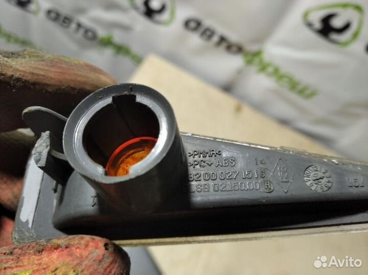 Повторитель в крыло правый Renault Megane 2003 200