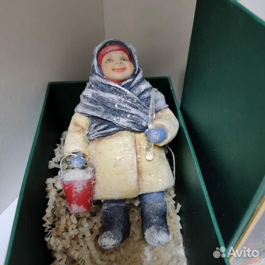 Ватная игрушка Манечка в подарочной коробке