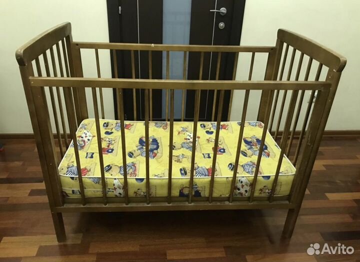 Детская кроватка