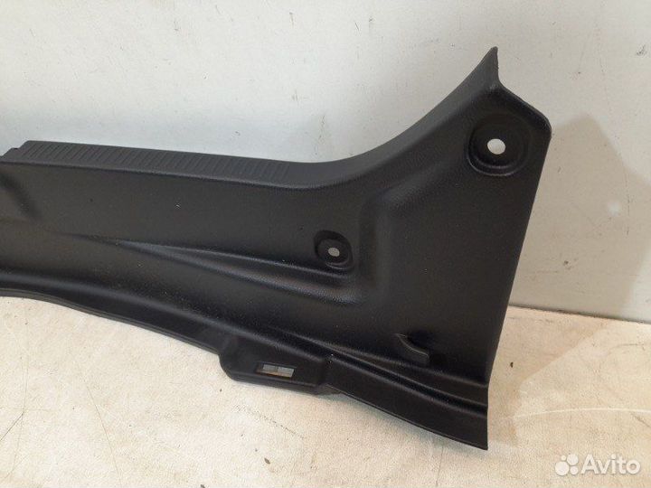 Накладка замка багажника Toyota Camry V70 2018