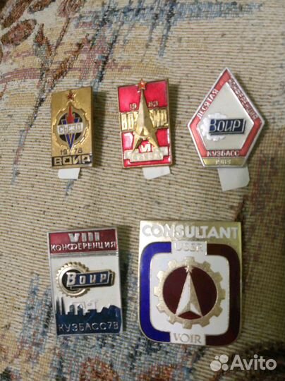 Значки 240шт